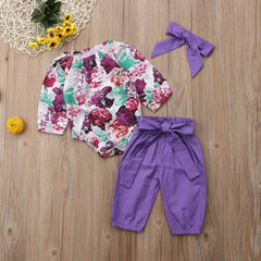 Ensemble barboteuse florale avec pantalon décoratif à nœud papillon