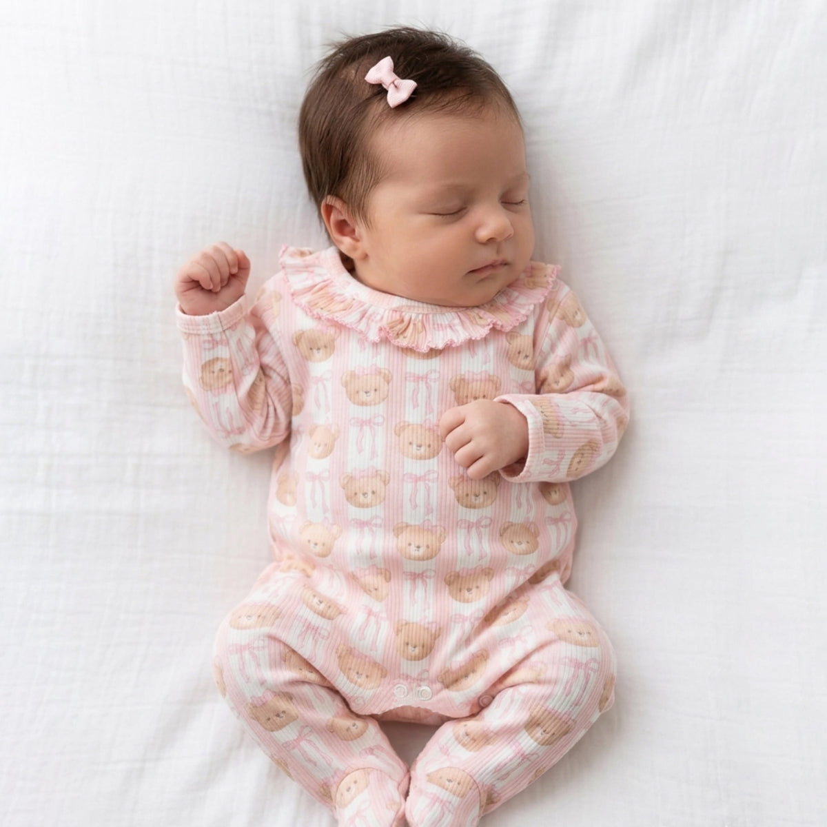 Quirky Bear Bowknot Print Ruffle Long Sleeve Baby Jumpsuit Imagem principal do produto