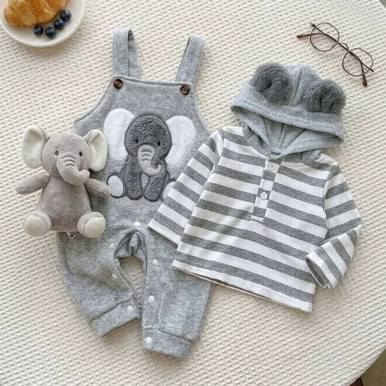 2PCS Elephant Applique Stripe Printed Fuzzy Baby Overalls Set