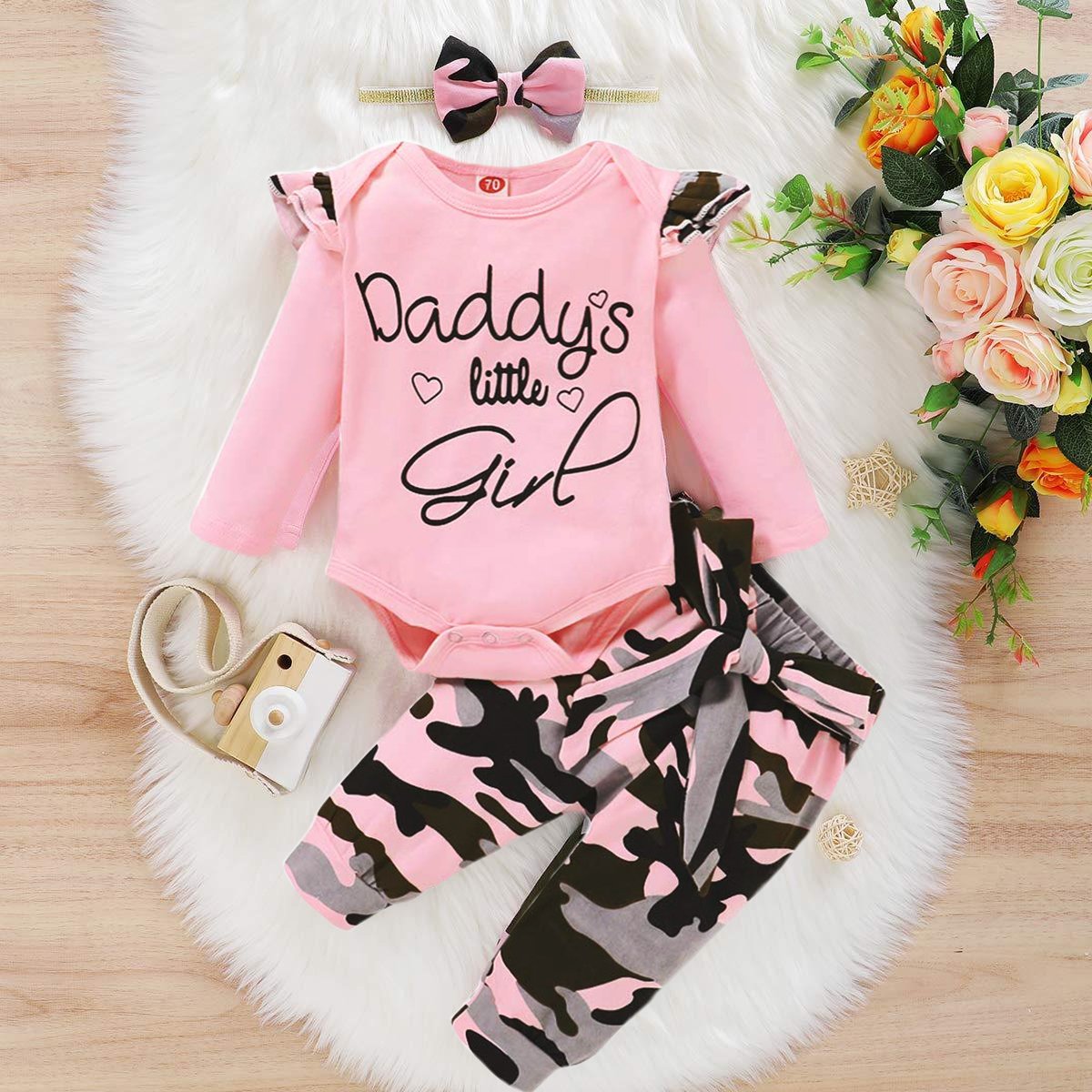 3PCS Daddy's Little Girl Letter Printed Rufffled Romper With Camouflage Printed Bowknot Pants Baby Girl Set Main image