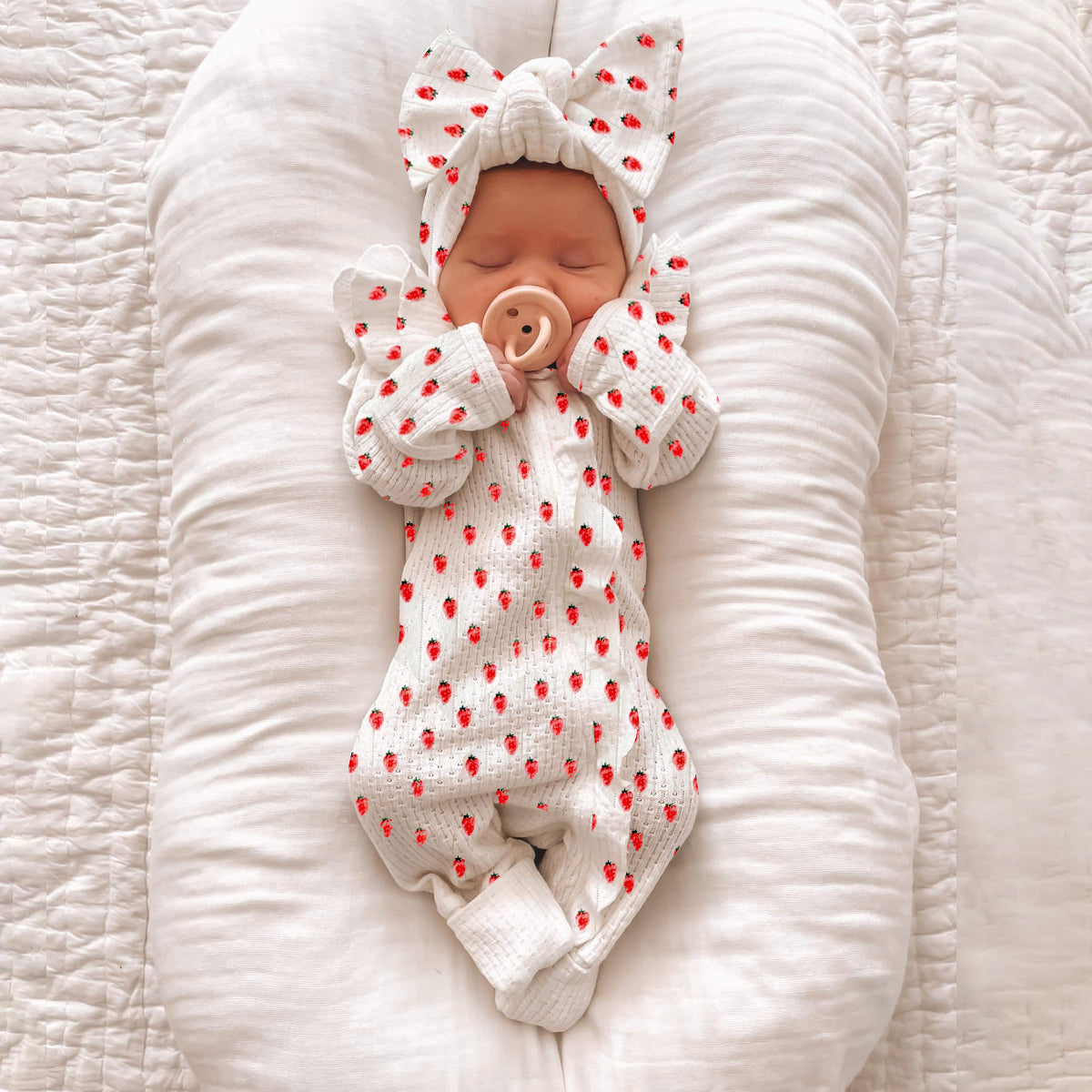 2PCS Strawberry Printed Ruffle Decor Knit Baby Jumpsuit Main image
