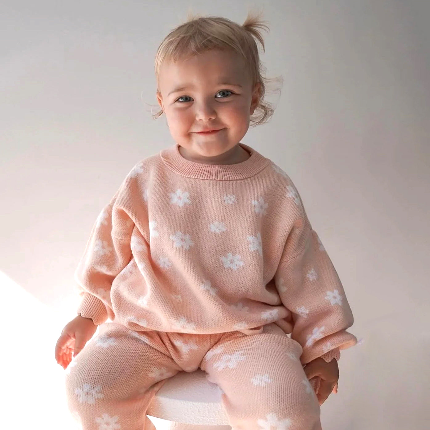 2PCS Cute Allover Floral Printed Knit Long Sleeve Baby Set Secondary image