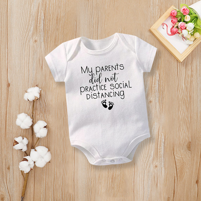 My Parents Did Not Practice Social Distancing Funny Letters Solid Printed Short-sleeve Baby Romper Image principale du produit